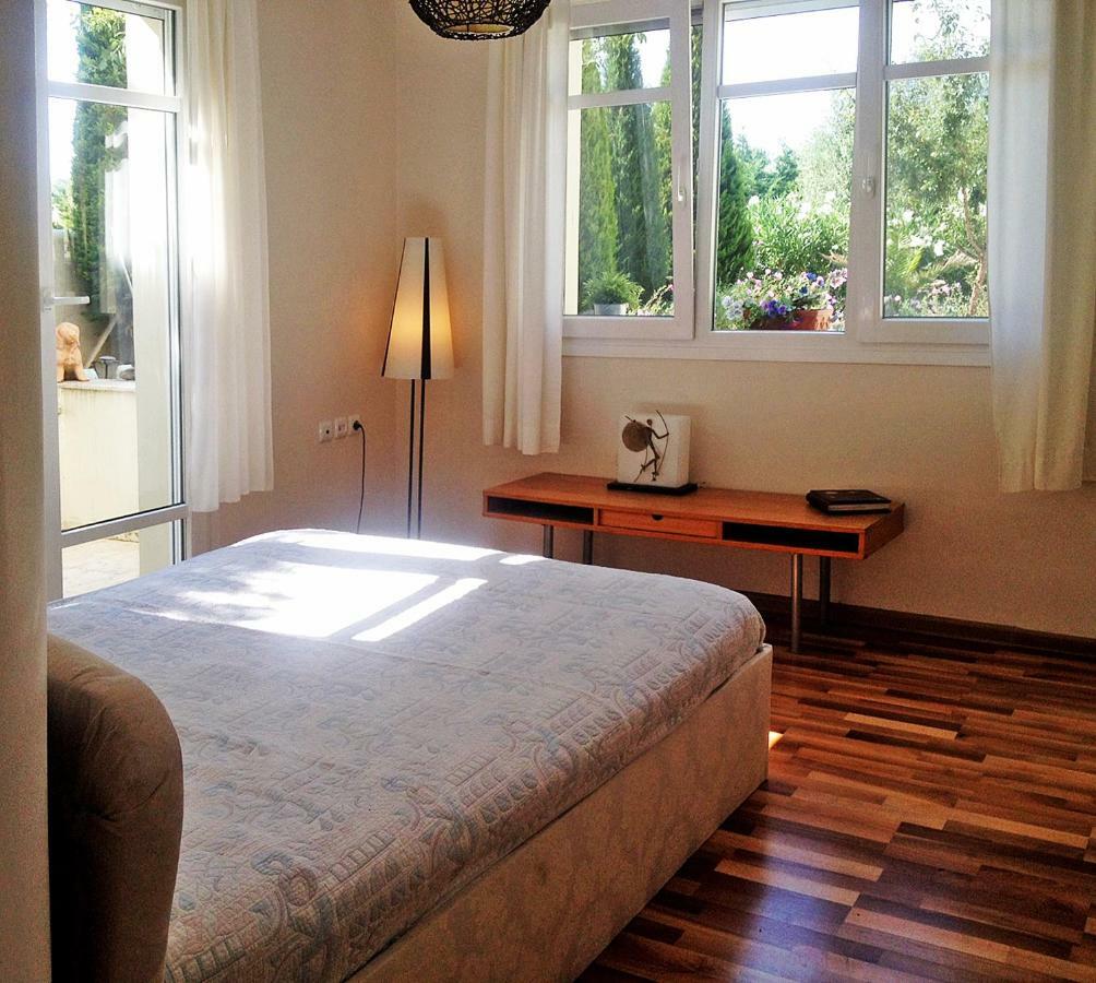 Lovely Apartm.Near Airport Kardia ภายนอก รูปภาพ